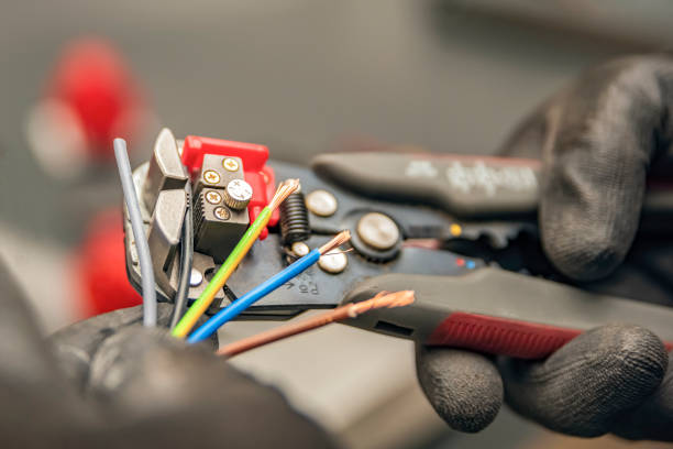 Best Affordable Emergency Electrician  in Steelevle, IL